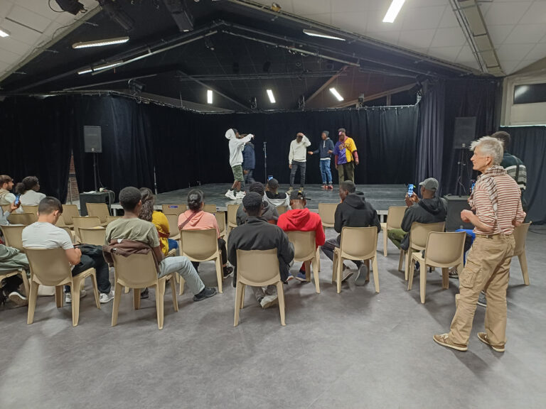 Spectacle de mots des jeunes de l'association RSM